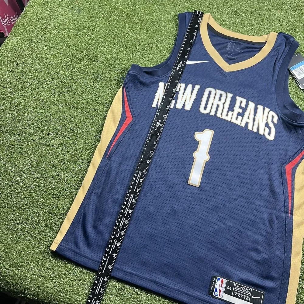 Men’s M Nike Dri Fit New Orleans Pelican Zion Williamson Swingman Jersey